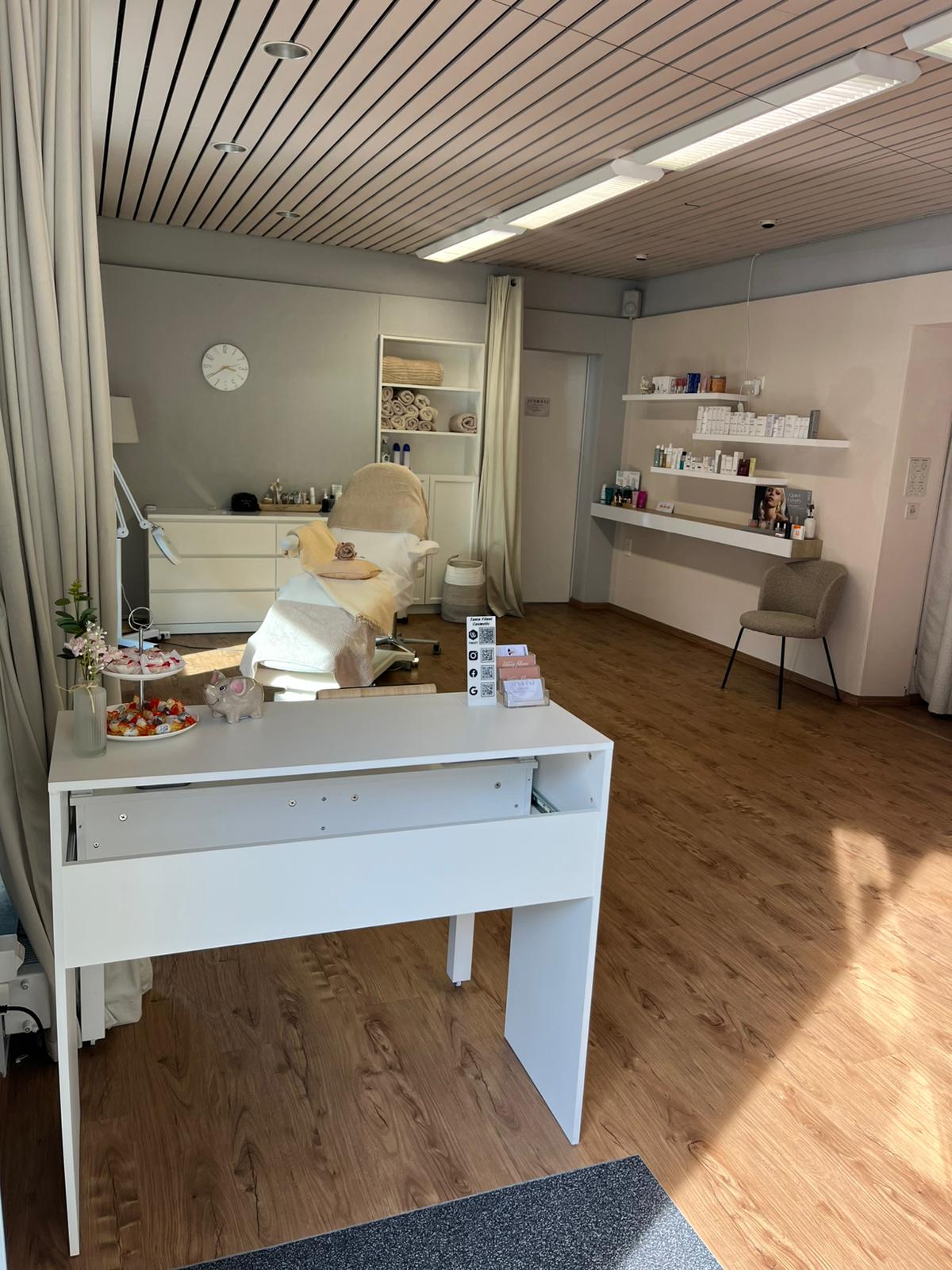 Empfang und Behandlungsbereich im Studio Erstfeld